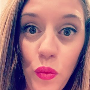 Meet your Posher, Nikki